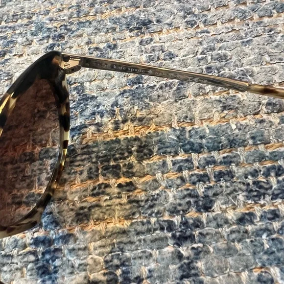 Kate Spade Tortoise Cat Eye Bow Livia Sunglasses - NWT - Picture 5 of 5
